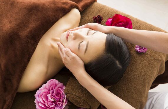 顔のたるみにお悩みにヘッドスパ・小顔ケア | リラクゼーションなら西尾のdry head spa calme